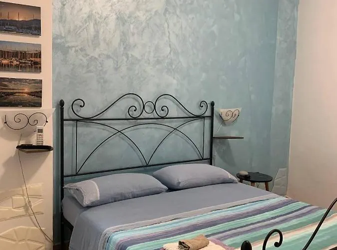 住宿加早餐酒店 Blue Sea 罗切拉伊奥尼卡