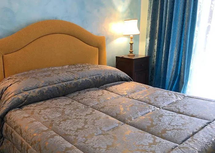 住宿加早餐酒店 Blue Sea 罗切拉伊奥尼卡